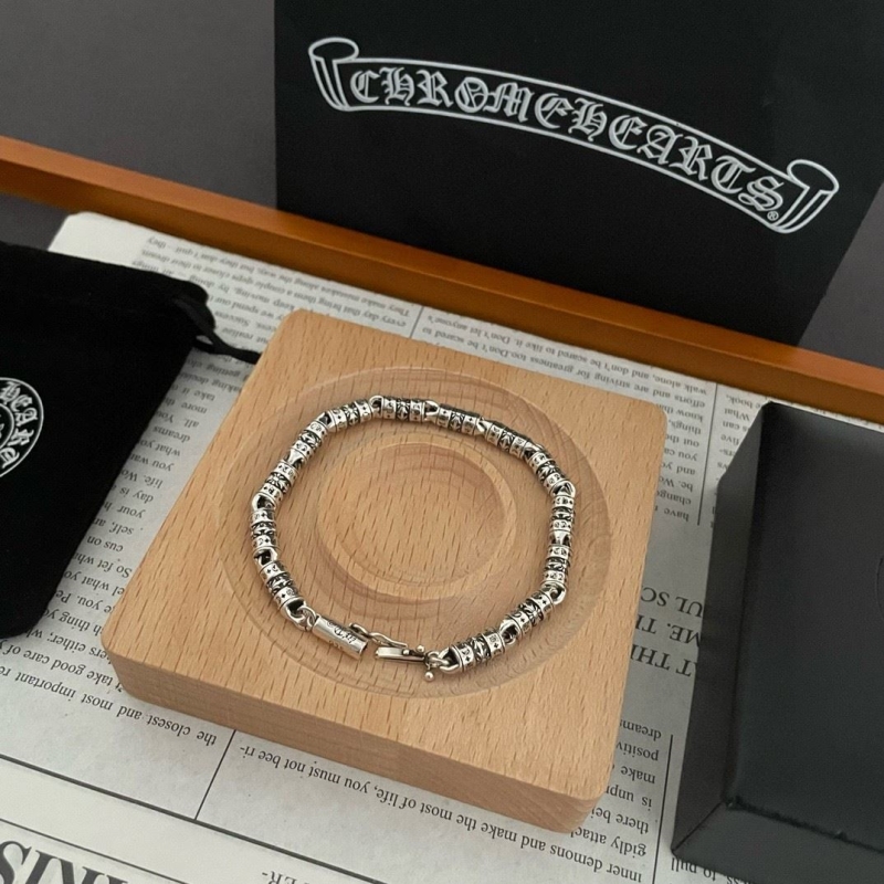 Ch**me He**ts necklaces